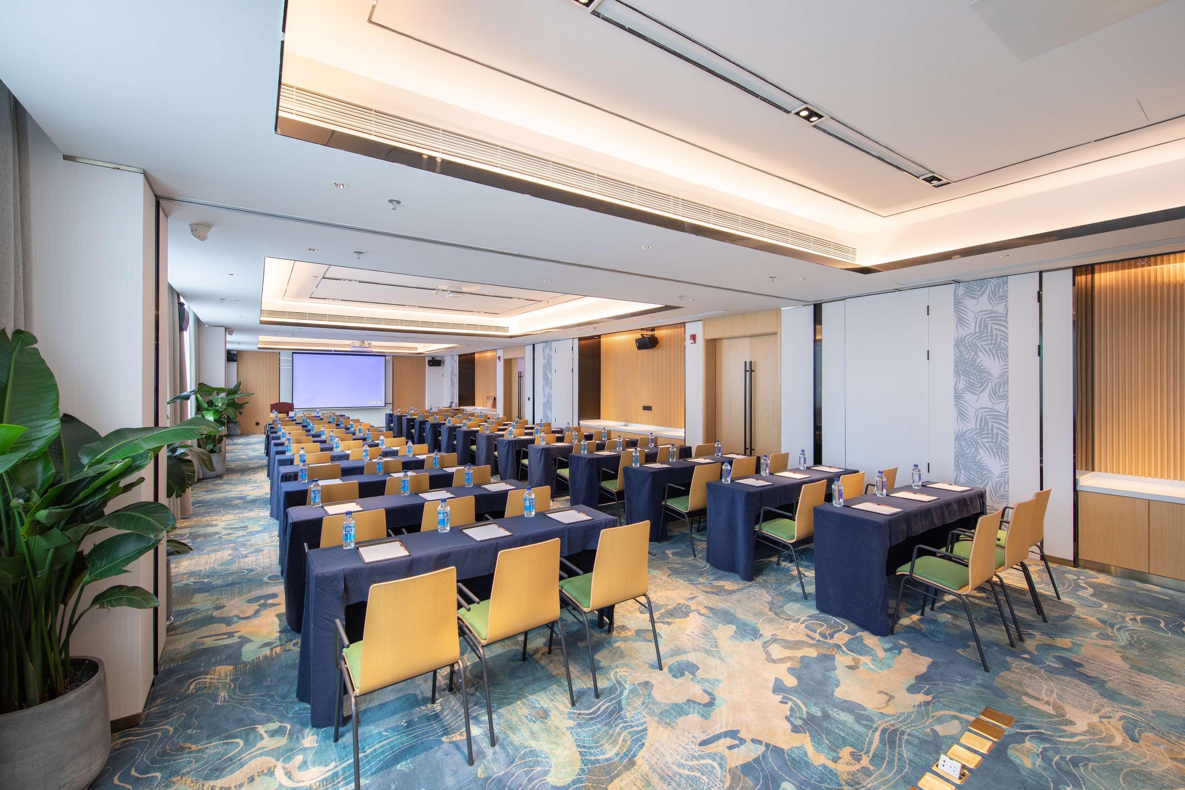 Hilton Garden Inn Shenzhen Nanshan Avenue Exterior photo