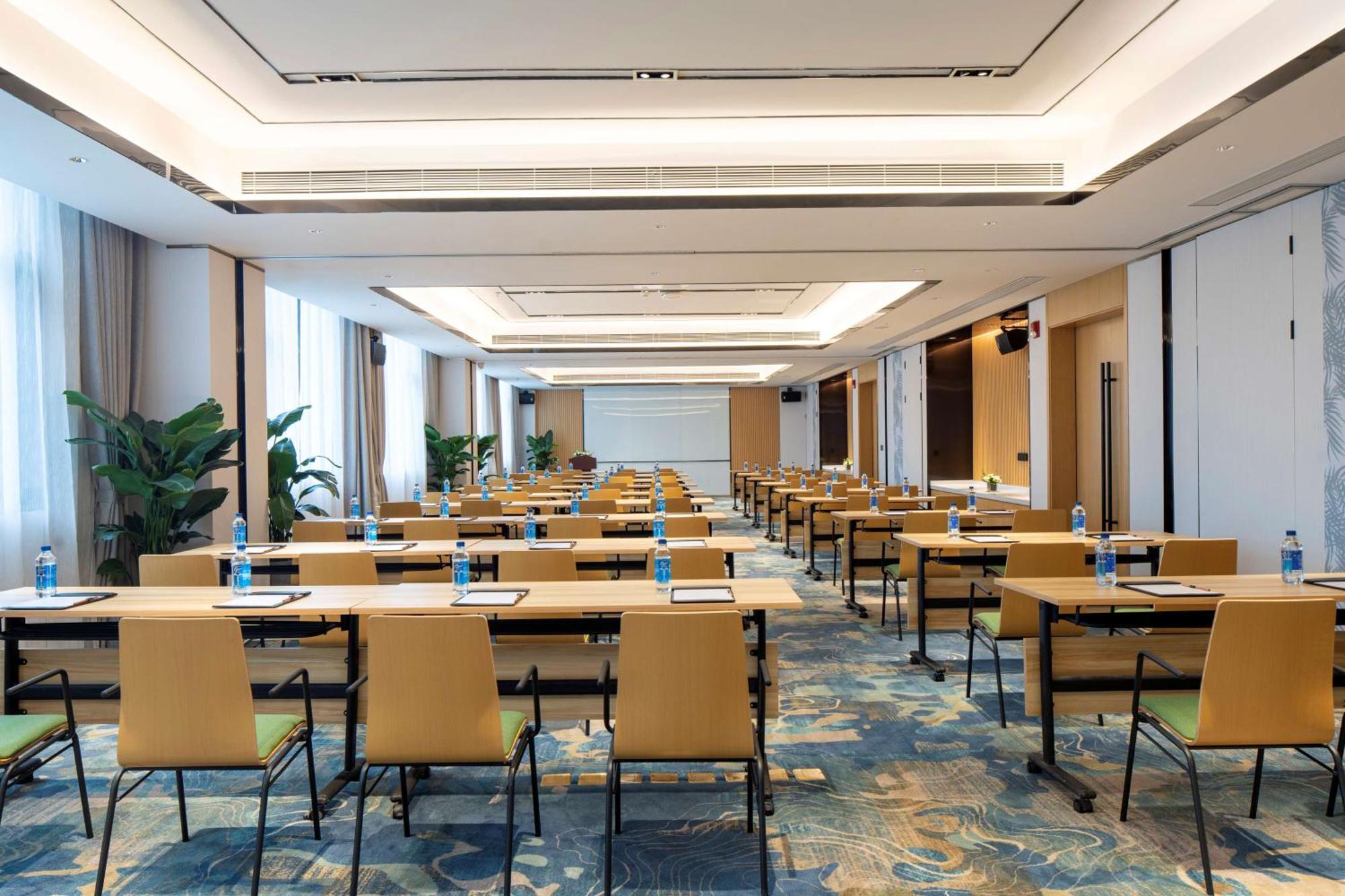 Hilton Garden Inn Shenzhen Nanshan Avenue Exterior photo