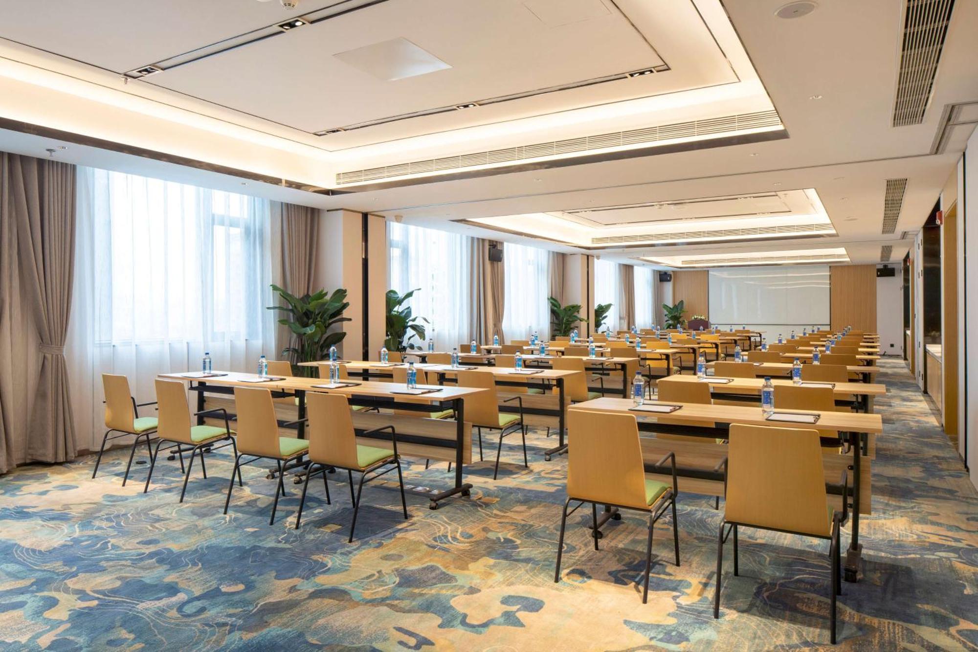 Hilton Garden Inn Shenzhen Nanshan Avenue Exterior photo